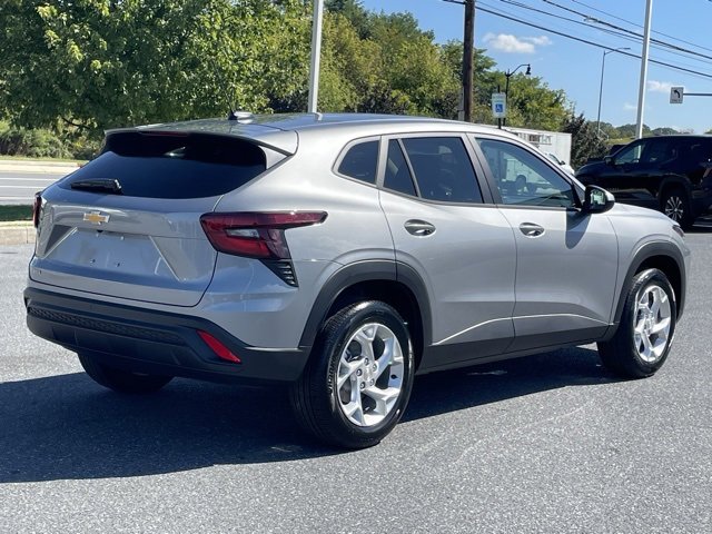 2026 Chevrolet Trax LS photo 4