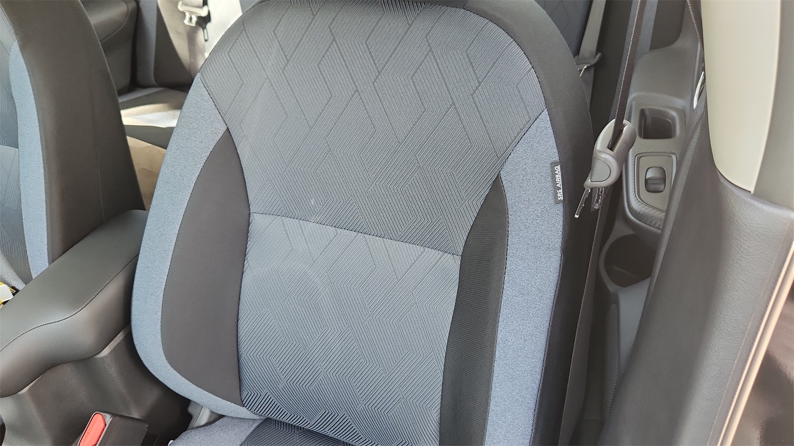 2025 Nissan Versa SV photo 10