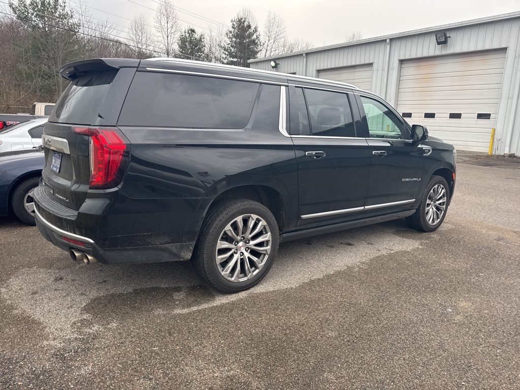 2022 Gmc Yukon XL Denali photo 2