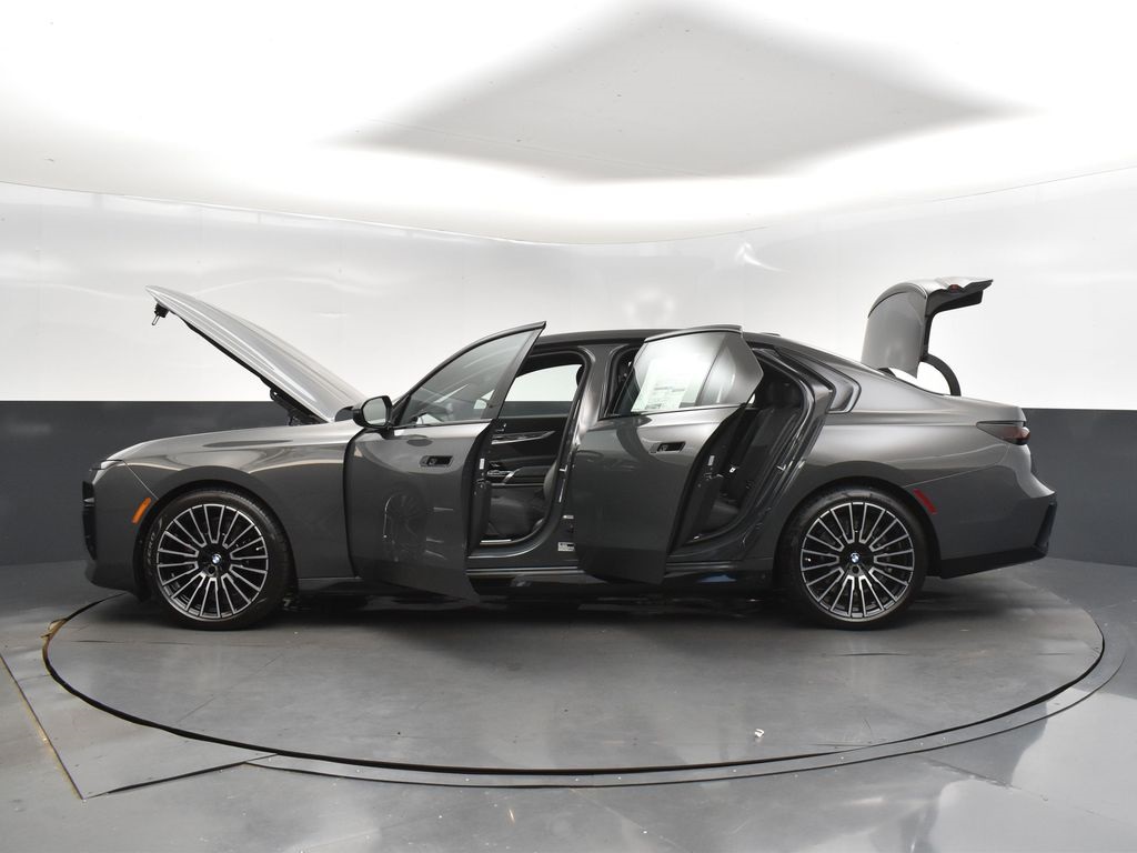 2026 Bmw 740i photo 36