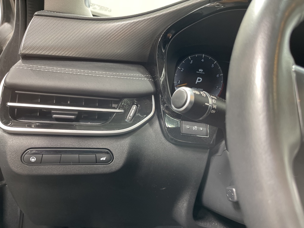 2022 Infiniti QX60 Luxe AWD photo 7