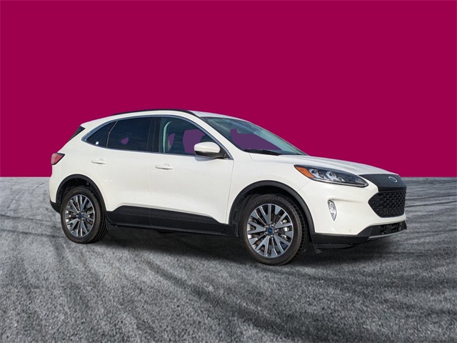 2022 Ford Escape Titanium photo 2