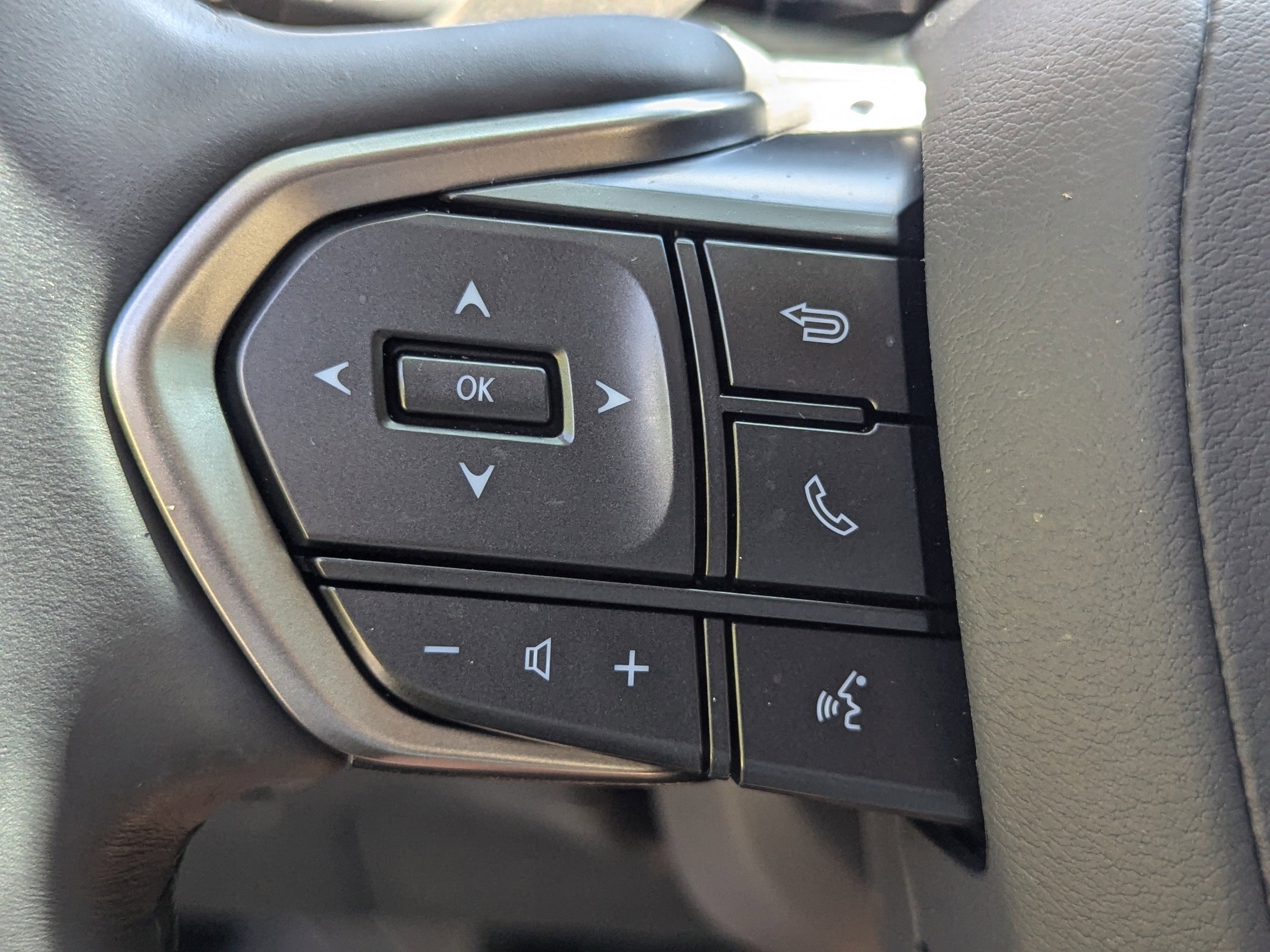 2025 Lexus NX Premium photo 30