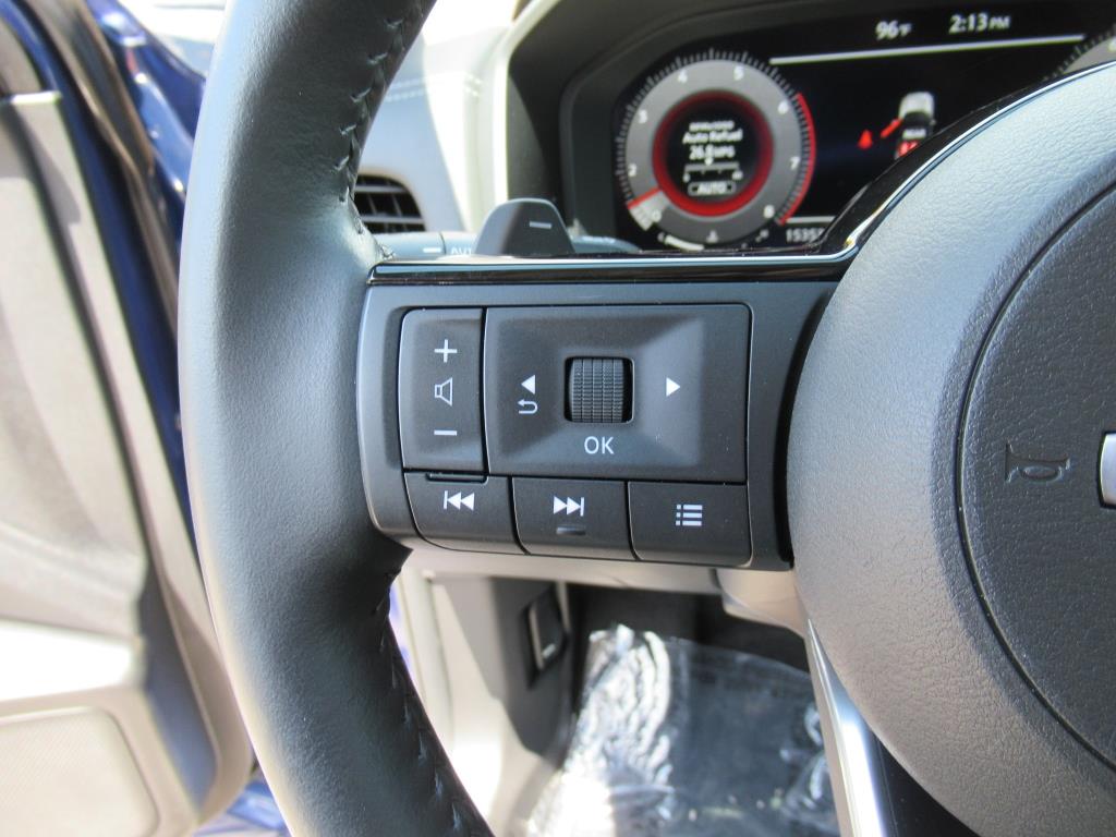 2023 Nissan Rogue Platinum photo 18