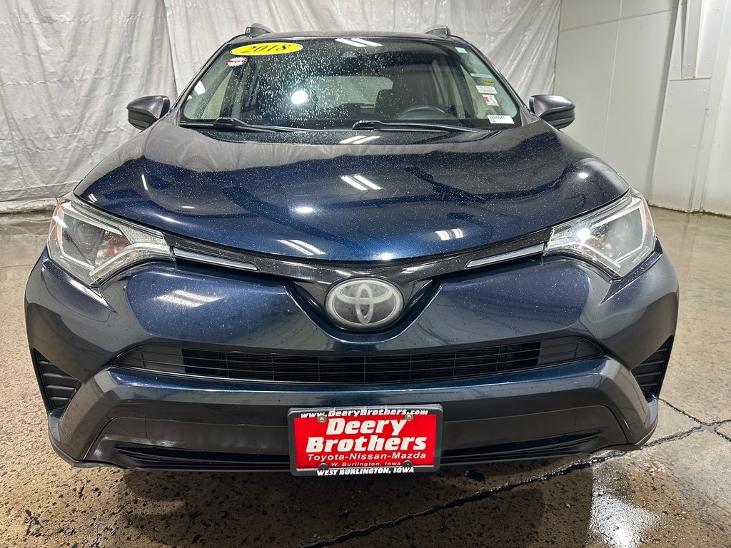 2018 Toyota RAV4 LE photo 9