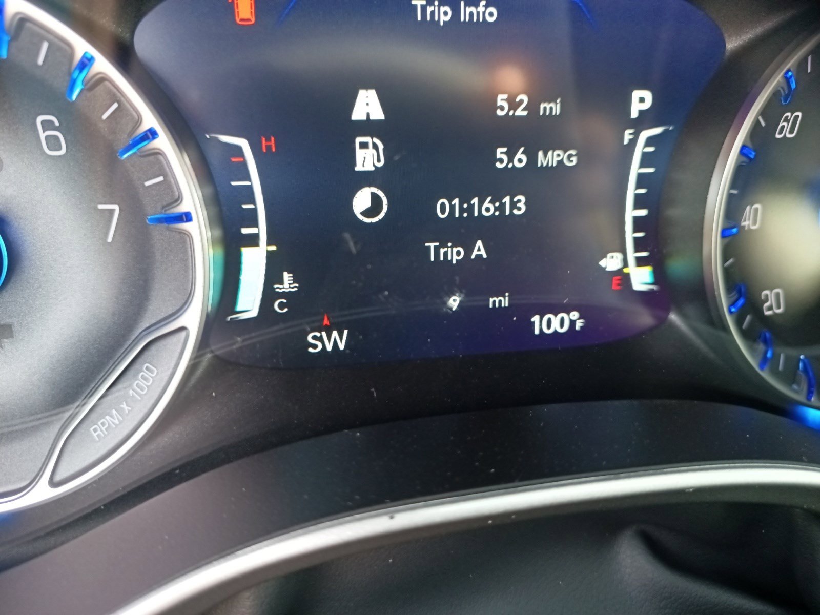 2026 Chrysler Pacifica photo 2