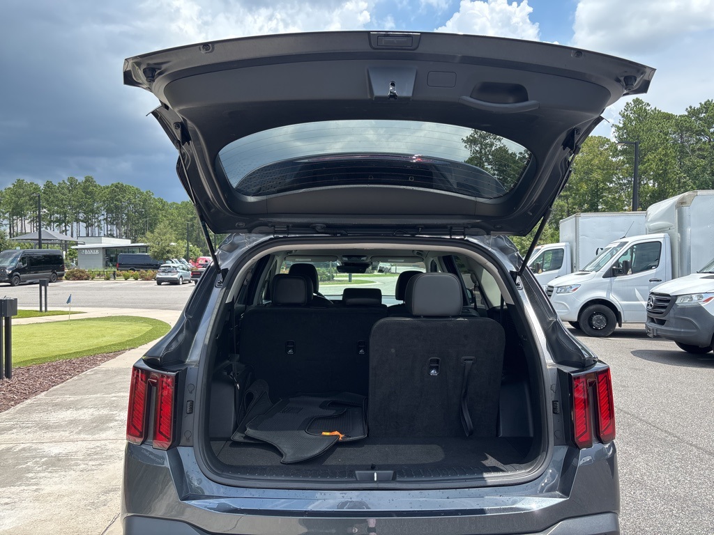 2024 Kia Sorento S photo 11