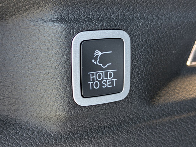 2025 Jeep Grand Cherokee Limited photo 13