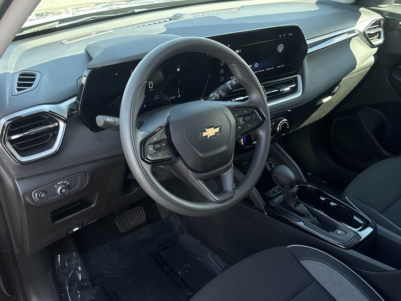 2026 Chevrolet Trailblazer LT photo 2