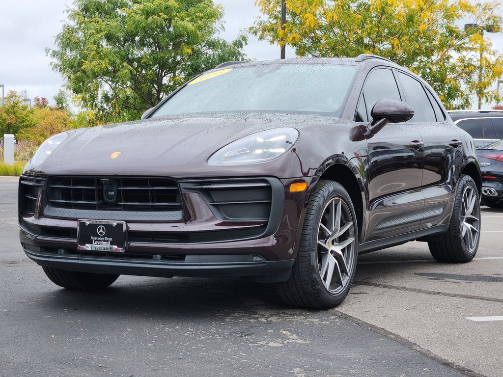 2023 Porsche Macan Base photo 3