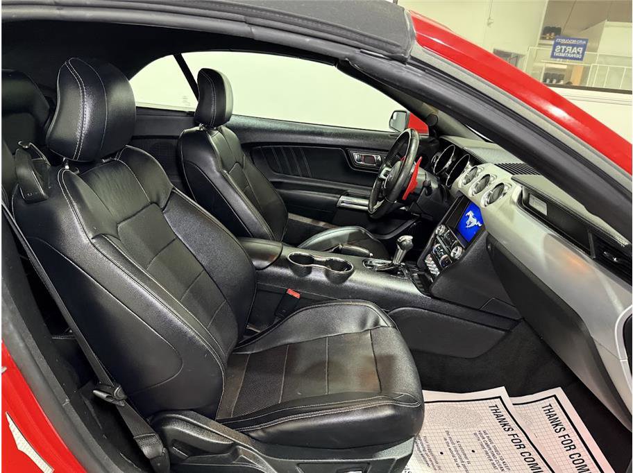 2017 Ford Mustang EcoBoost Premium photo 17