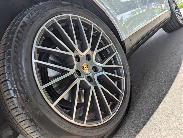 2019 Porsche Cayenne Base photo 7