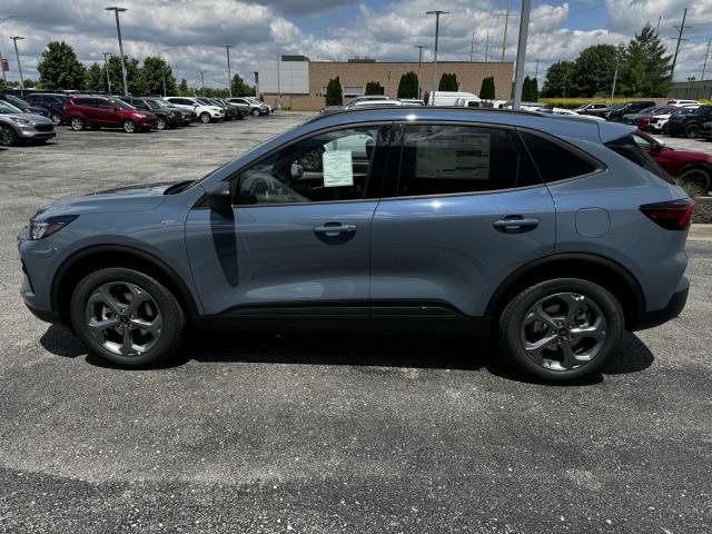2025 Ford Escape ST-Line photo 2