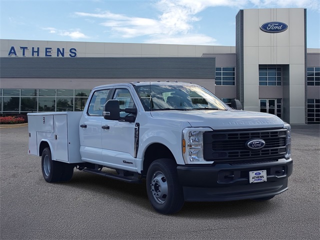 2026 Ford F-350 Super Duty Chassis Cab XL's photo