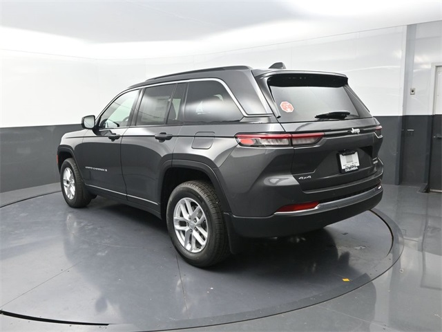 2025 Jeep Grand Cherokee Laredo X photo 4