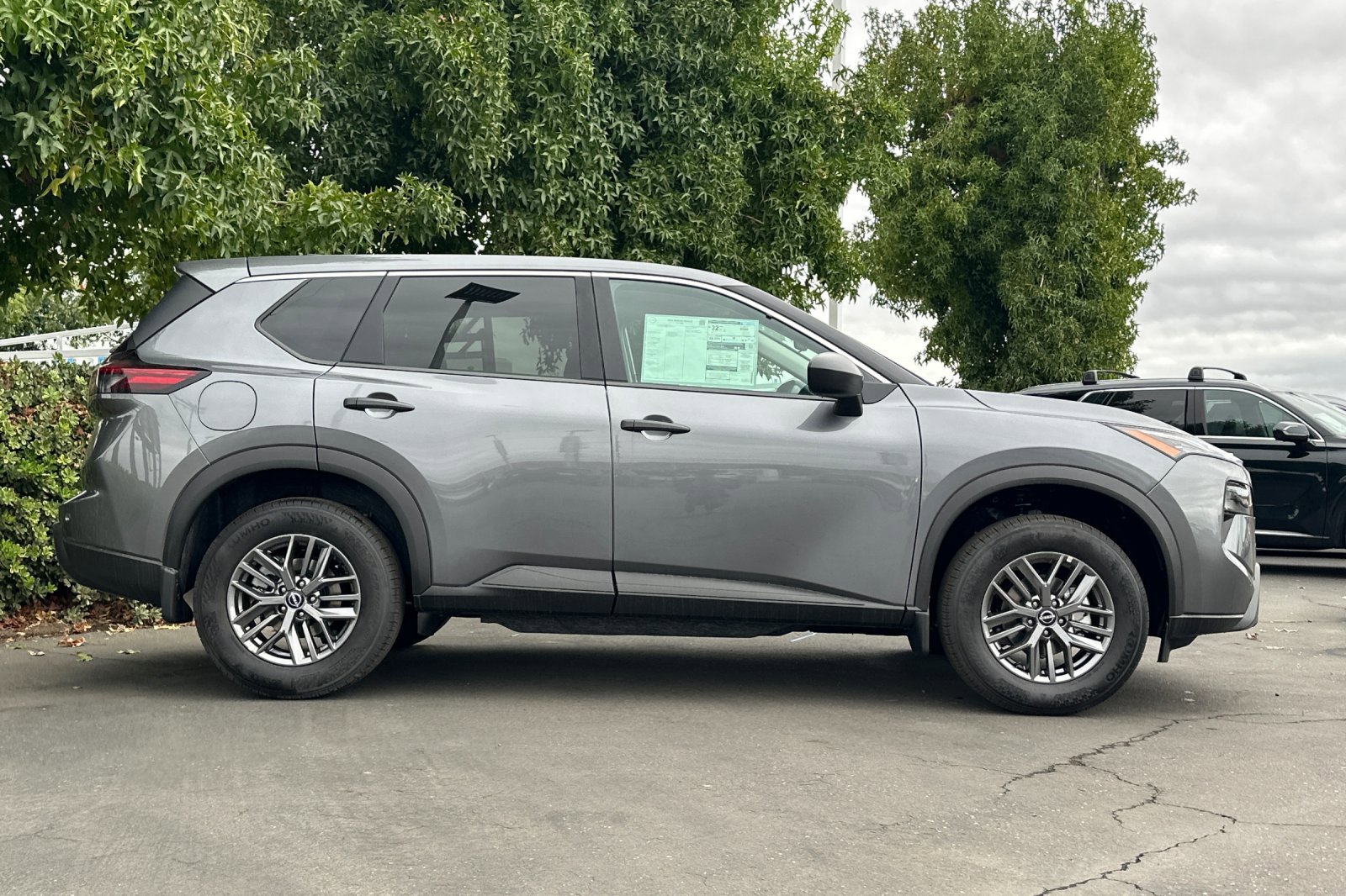 2026 Nissan Rogue S photo 3