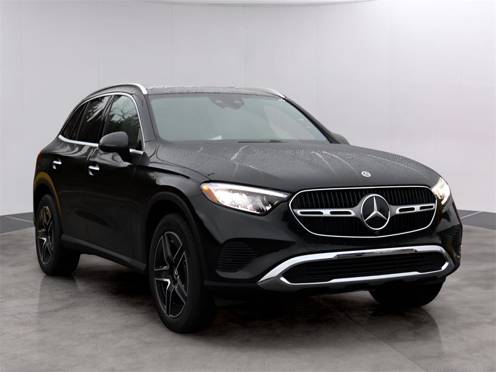 2026 Mercedes Benz GLC 300 4MATIC photo 3