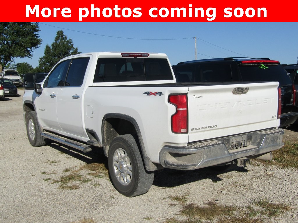 2025 Chevrolet Silverado 3500HD LTZ photo 3