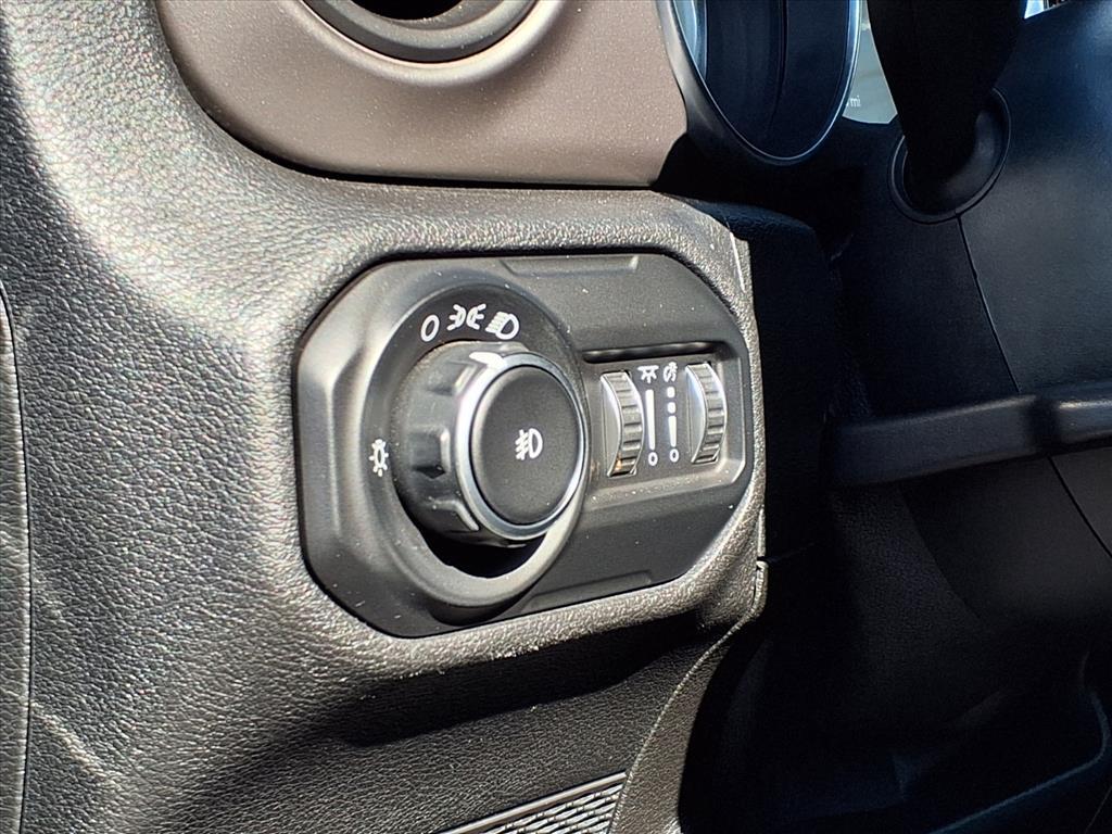 2021 Jeep Wrangler Willys Sport photo 7