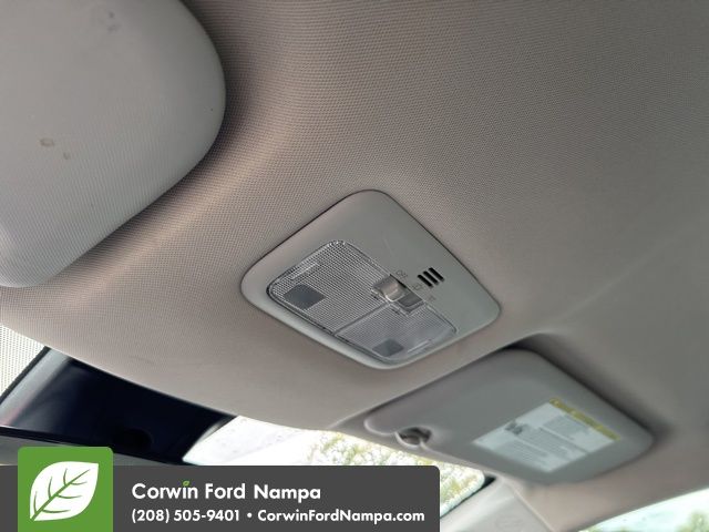 2018 Toyota Corolla L photo 19