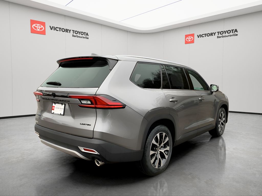 2026 Toyota Highlander Hybrid Limited photo 2