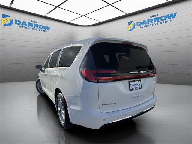 2025 Chrysler Pacifica photo 3