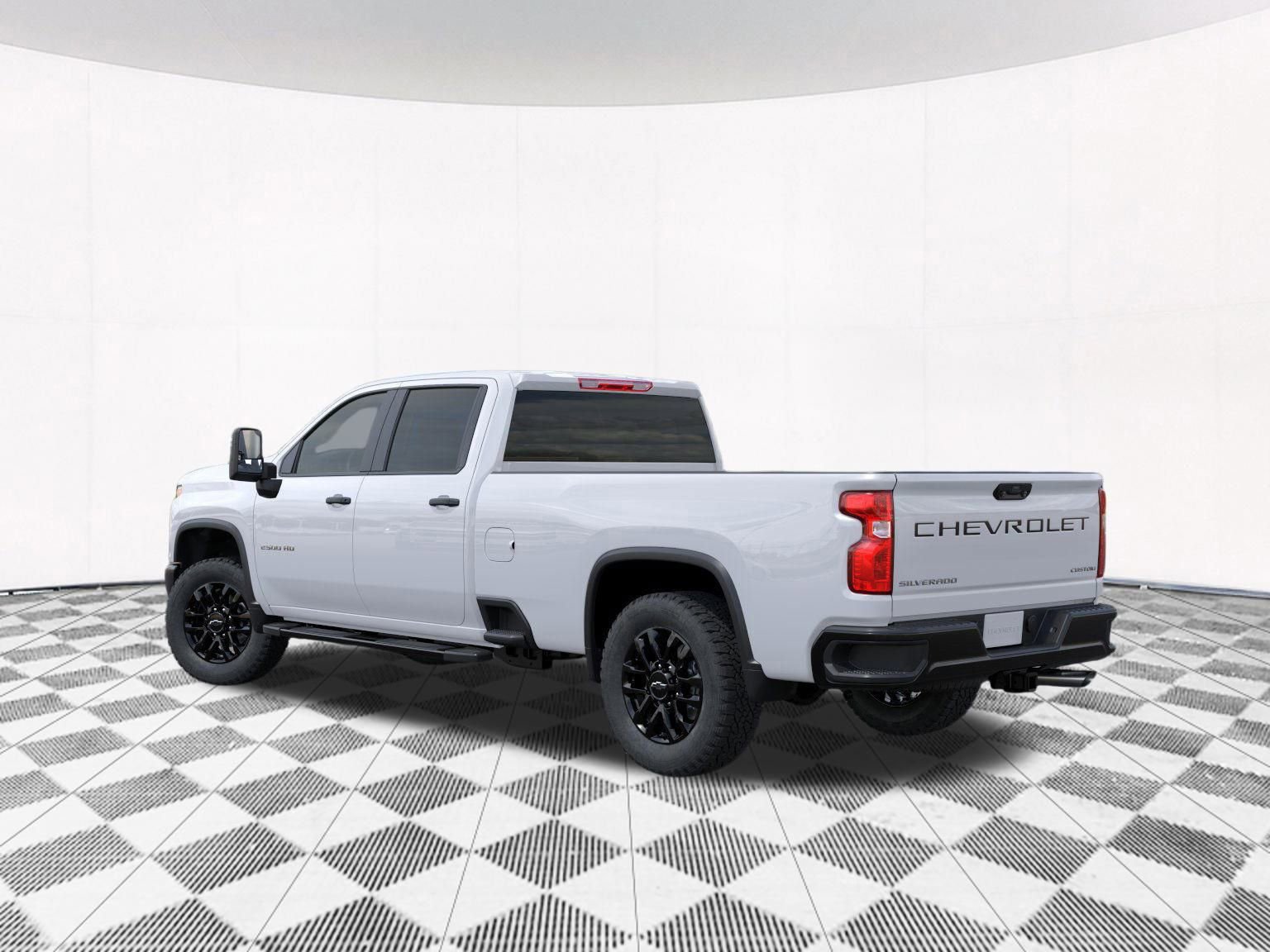 2025 Chevrolet Silverado 2500HD Custom photo 2