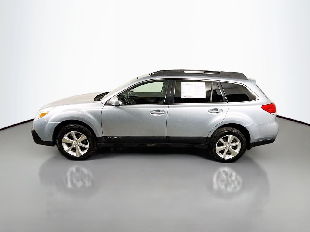 2013 Subaru Outback 2.5i Limited photo 4