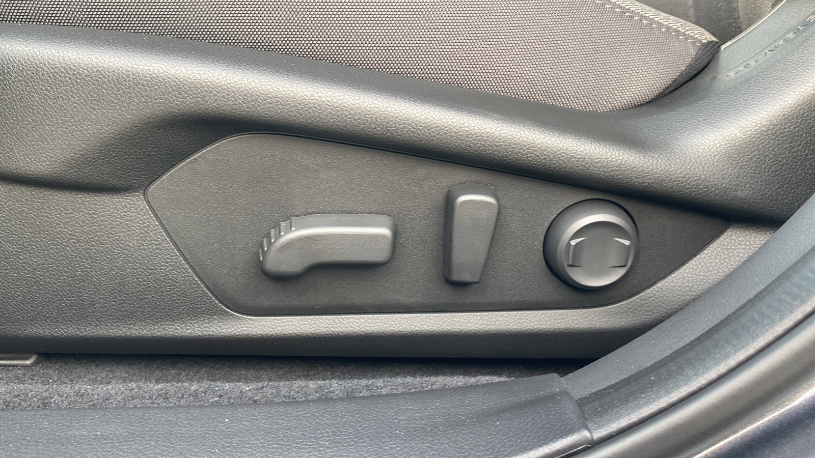 2025 Subaru Crosstrek Premium photo 9