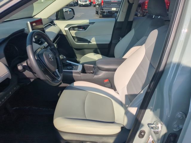 2023 Toyota RAV4 Hybrid XLE Premium photo 8