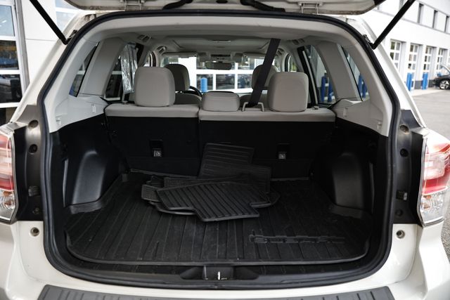 2017 Subaru Forester 2.5i Premium photo 26