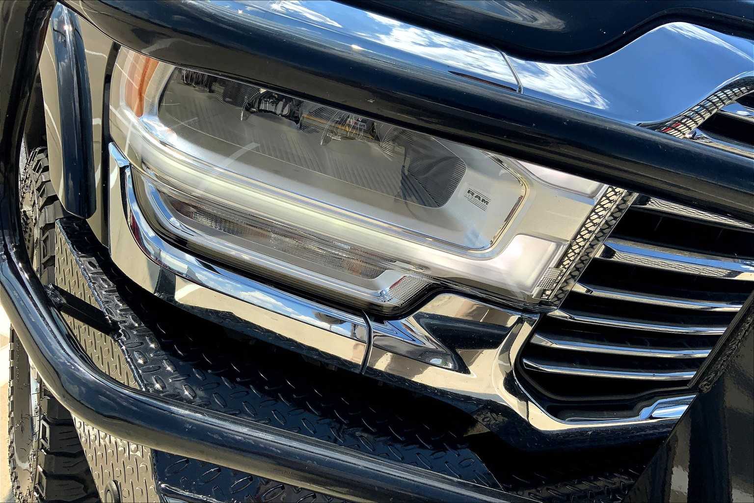 2022 Ram 2500 Laramie photo 25