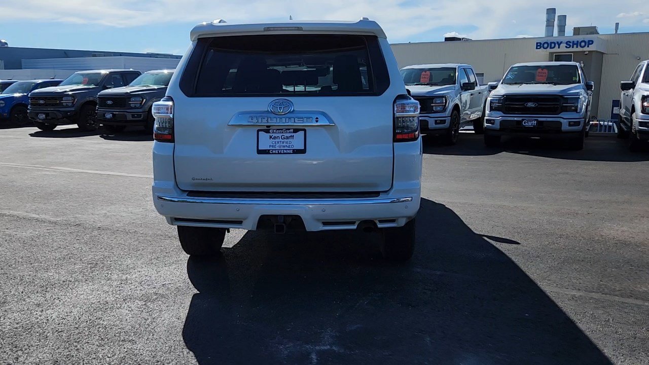 2023 Toyota 4Runner Limited photo 2