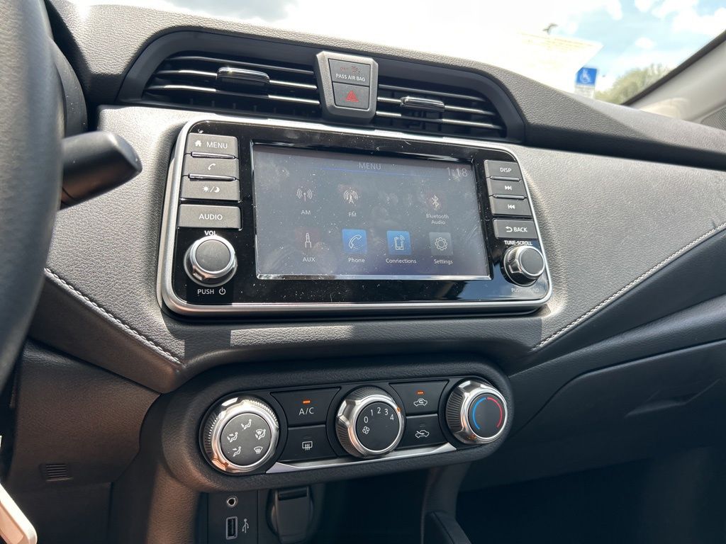 2025 Nissan Versa S photo 22