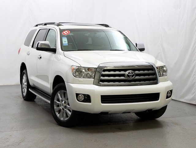 2017 Toyota Sequoia Platinum's photo