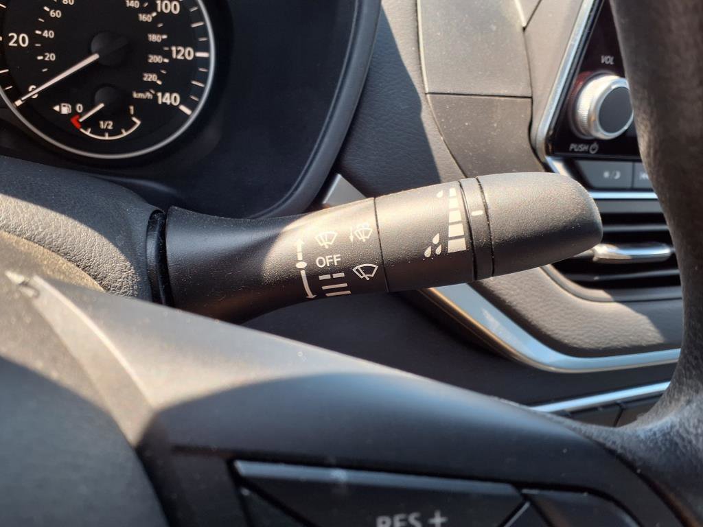 2022 Nissan Altima 2.5 SV photo 12