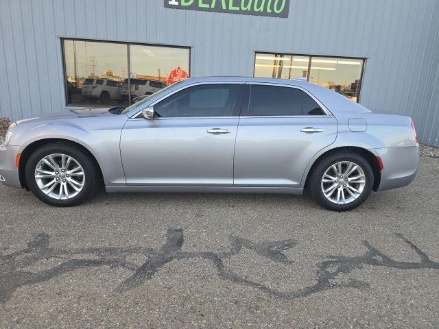 2016 Chrysler 300 C's photo