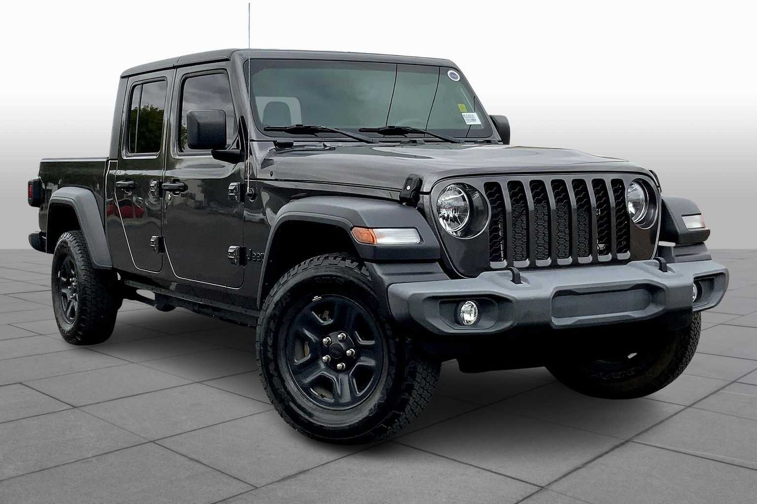 2021 Jeep Gladiator Sport photo 2