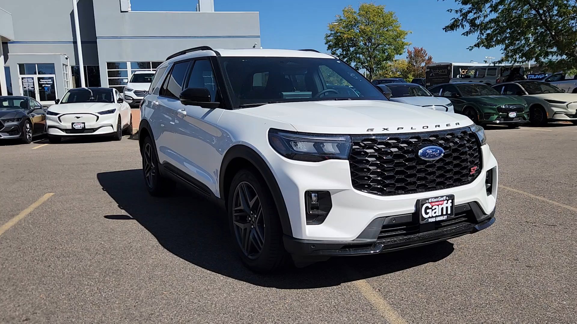 2025 Ford Explorer ST photo 4