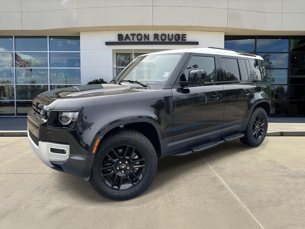 2025 Land Rover Defender S's photo