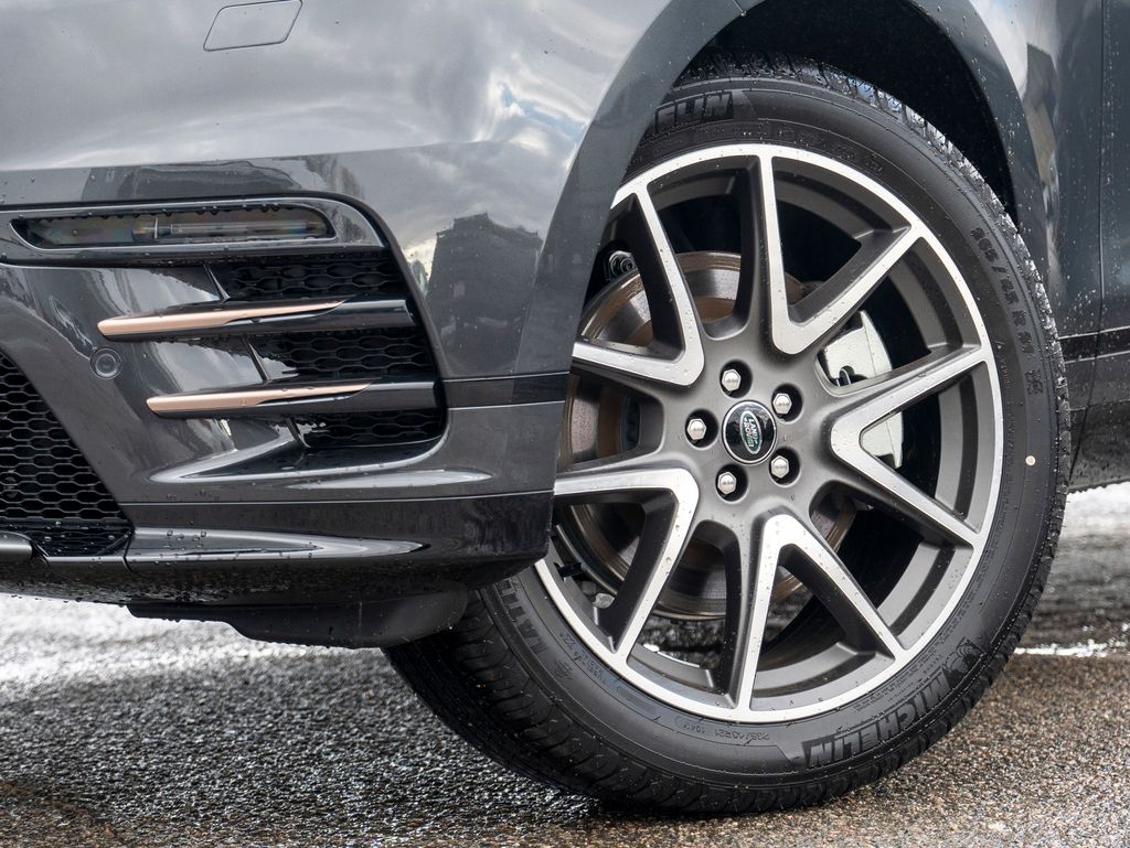 2025 Land Rover Range Rover Velar SE photo 9