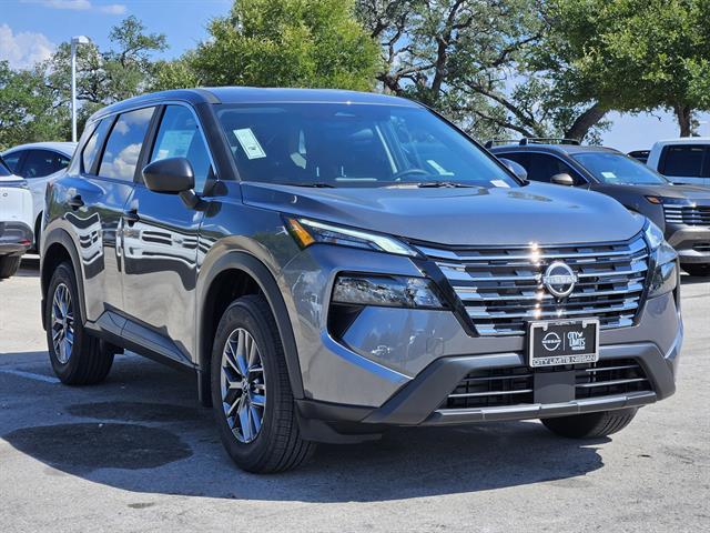 2026 Nissan Rogue S photo 2