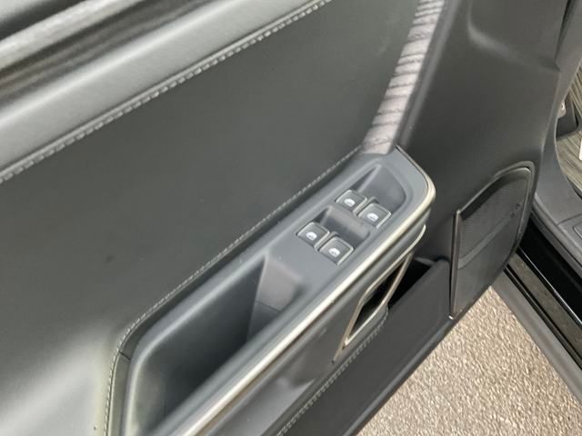 2023 Rivian R1T Adventure photo 11
