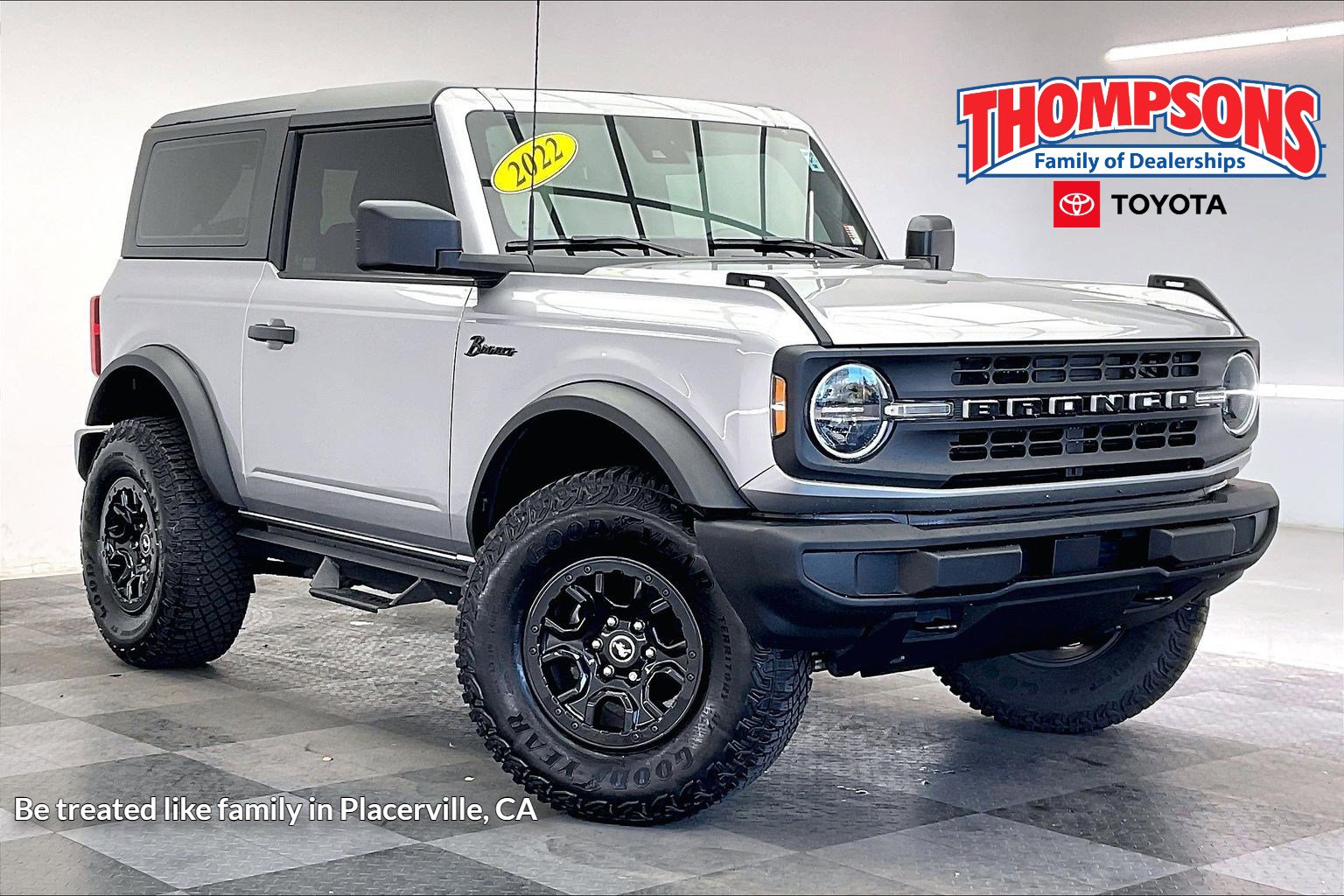 2022 Ford Bronco 2-Door Base's photo