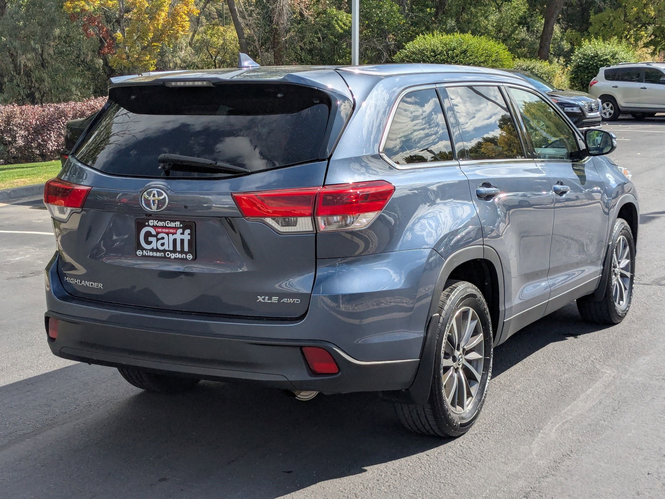 2019 Toyota Highlander XLE photo 3