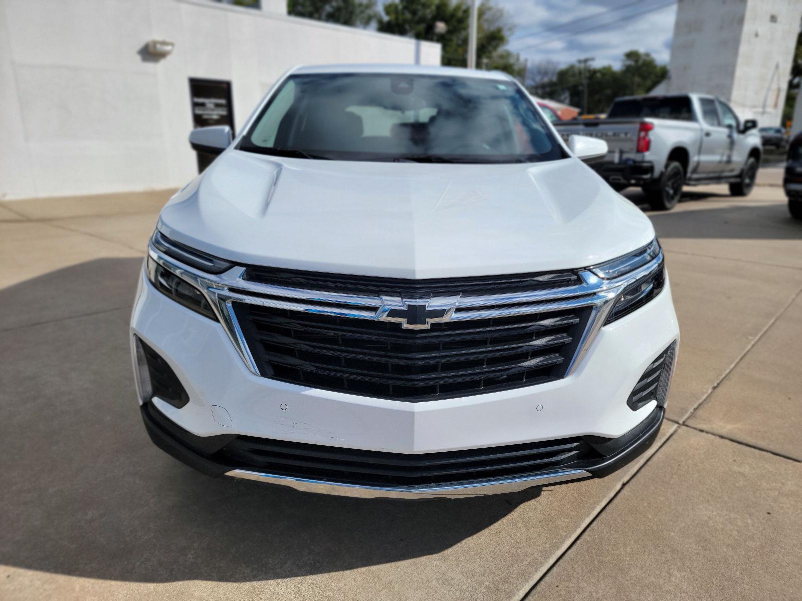 2023 Chevrolet Equinox LT photo 2