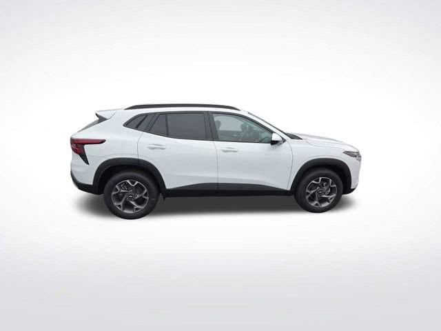 2025 Chevrolet Trax LT photo 6