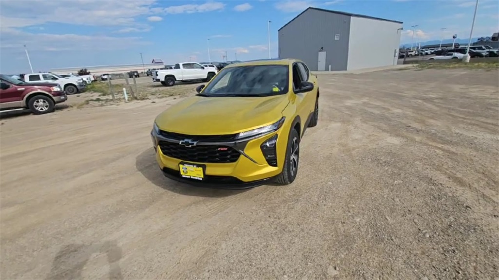 2025 Chevrolet Trax photo 3