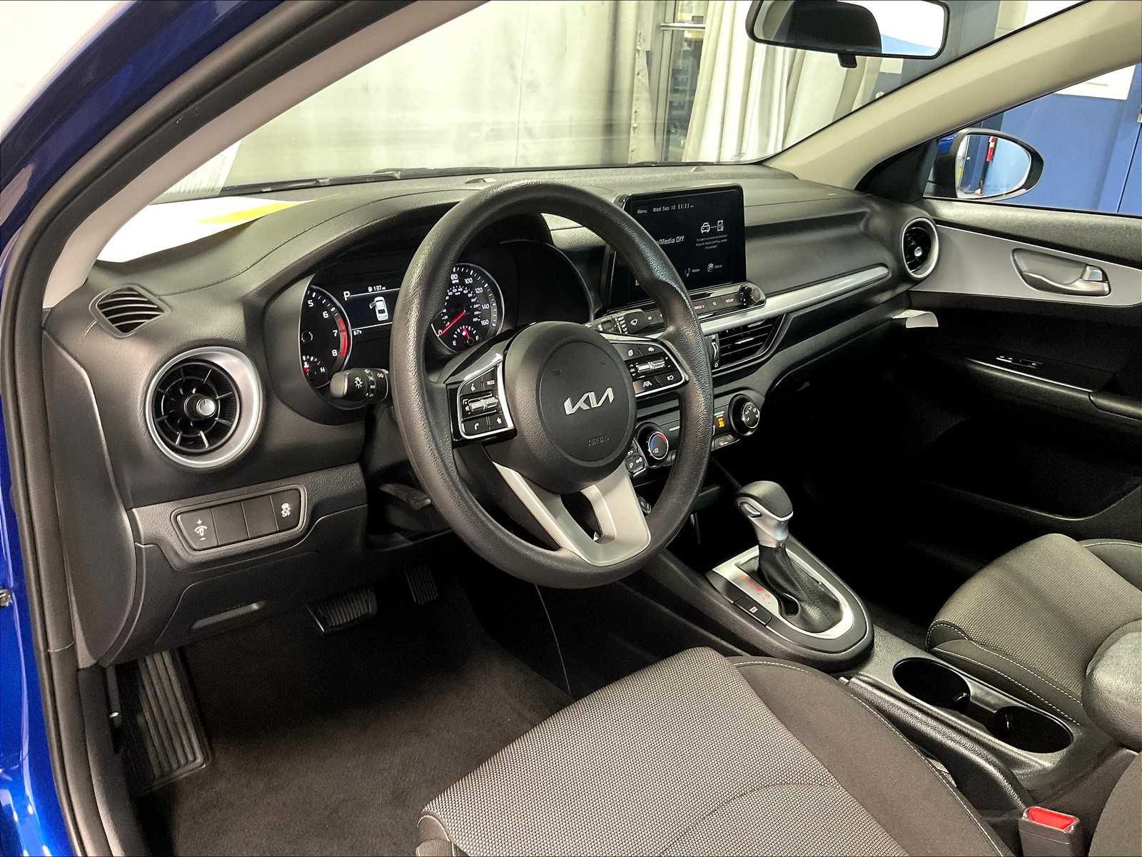 2024 Kia Forte LXS photo 8