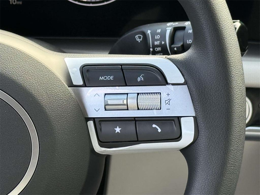2025 Hyundai Tucson SE photo 19